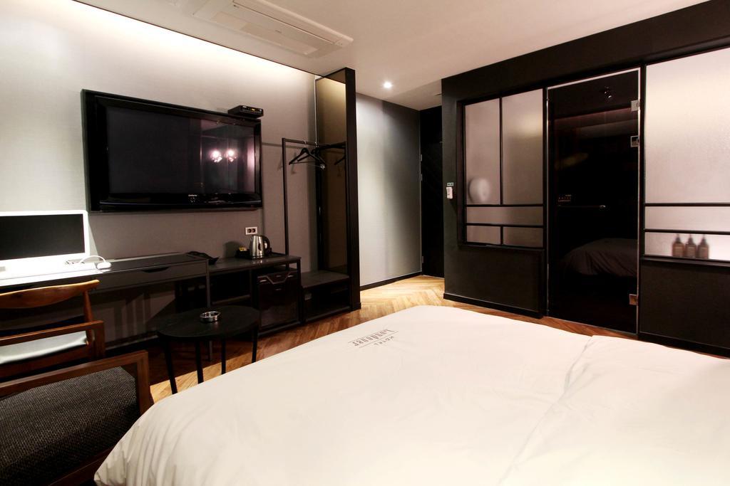 Hotel Londoner Gimhae ภายนอก รูปภาพ