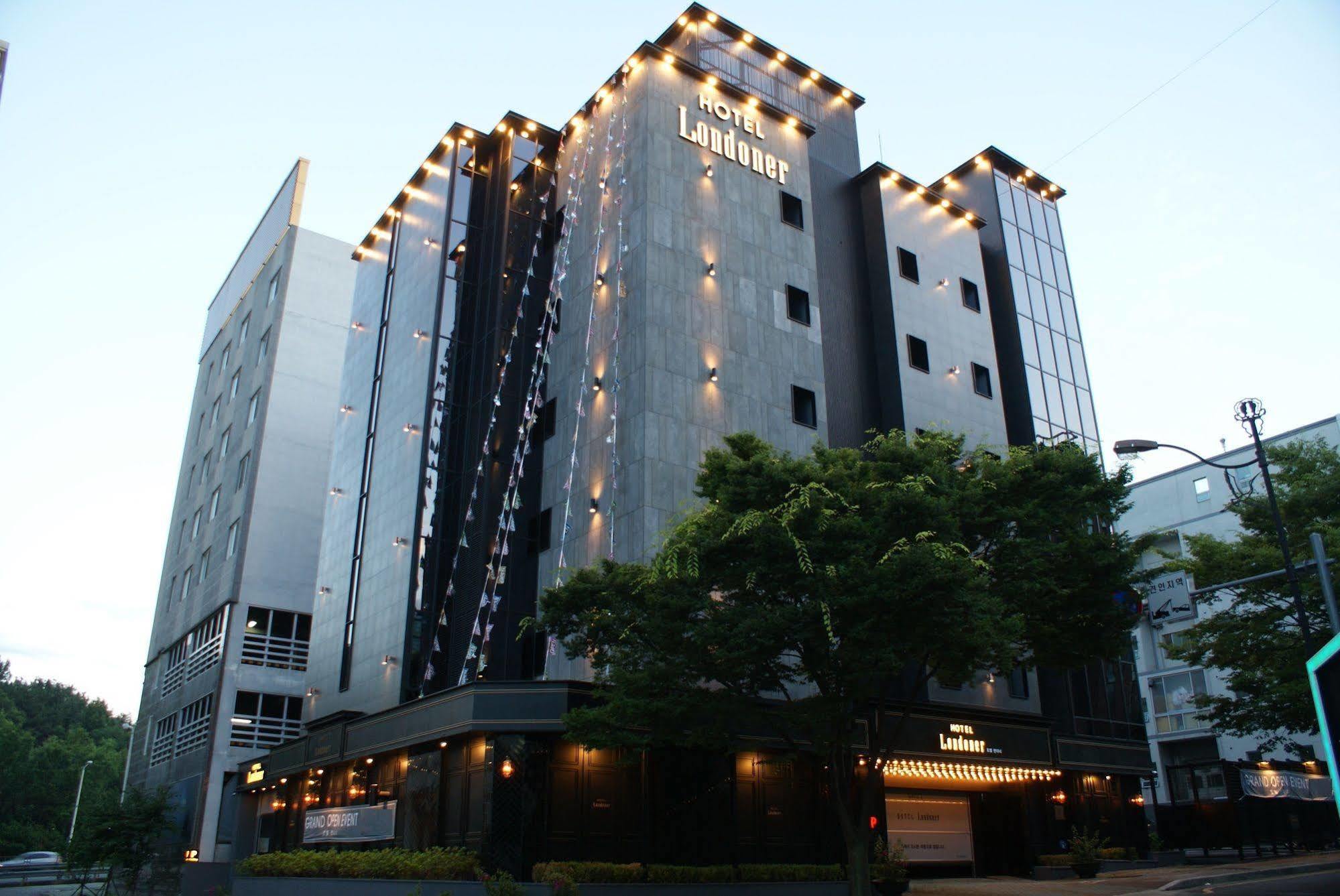 Hotel Londoner Gimhae ภายนอก รูปภาพ